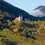 Kirchenwirt In Maria Schutz *