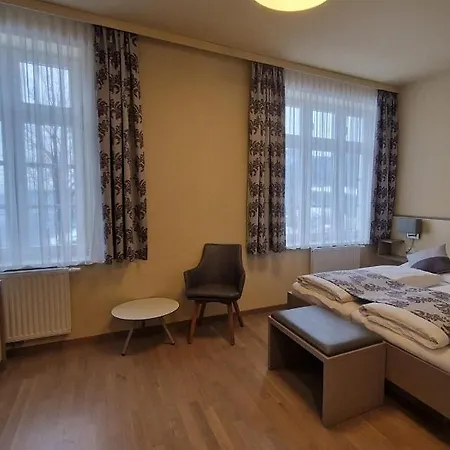 Hotel Kirchenwirt In Maria Schutz *