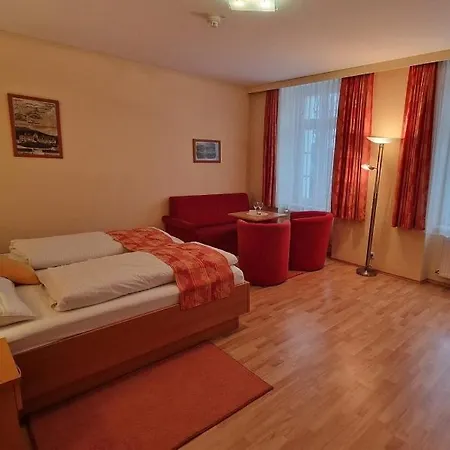 Hotel Kirchenwirt In Maria Schutz