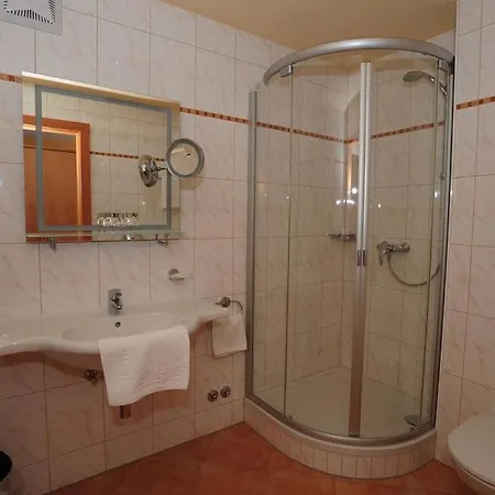 Kirchenwirt In Maria Schutz * Schottwien