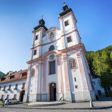 Kirchenwirt In Maria Schutz ホテル *