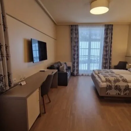 Hotel Kirchenwirt In Maria Schutz *