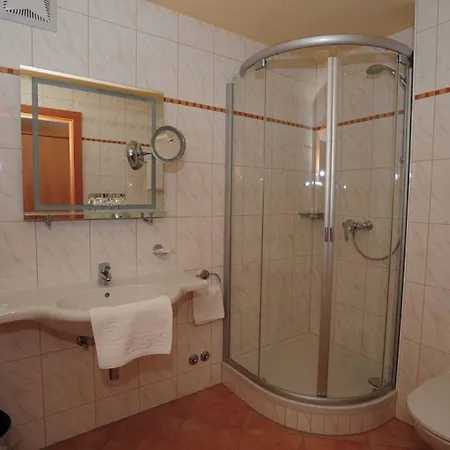 Kirchenwirt In Maria Schutz Schottwien