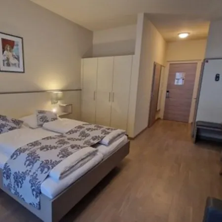 Kirchenwirt In Maria Schutz Hotel *