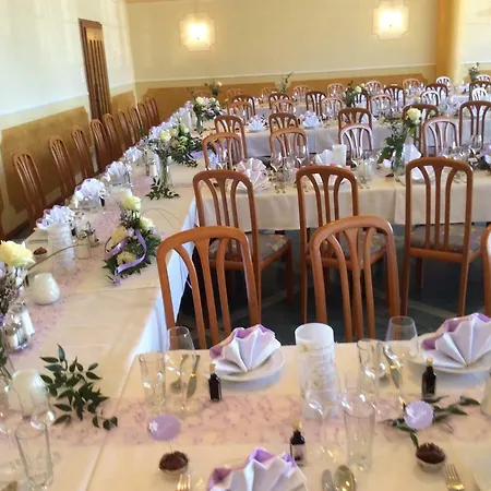 Kirchenwirt In Maria Schutz Hotel