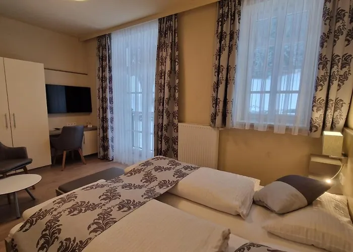 Kirchenwirt In Maria Schutz *