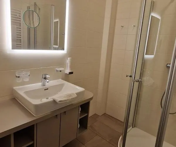 Kirchenwirt In Maria Schutz فندق