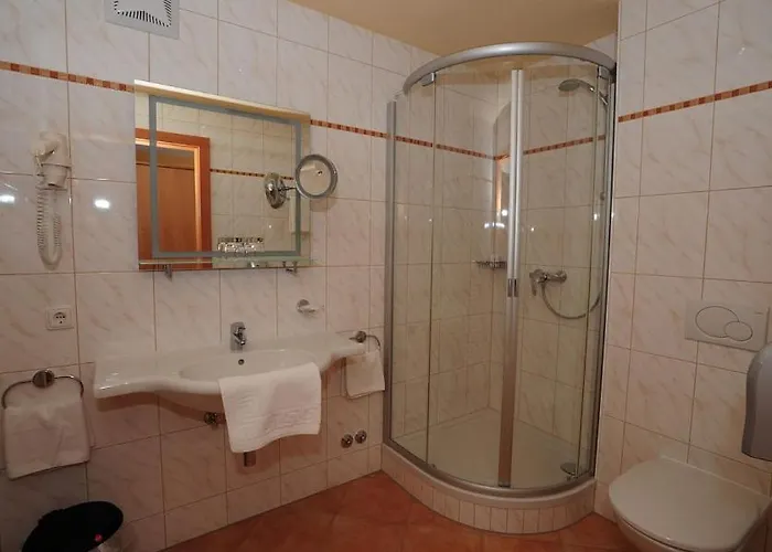 Kirchenwirt In Maria Schutz * Schottwien