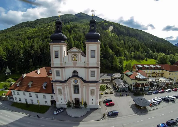 Kirchenwirt In Maria Schutz *