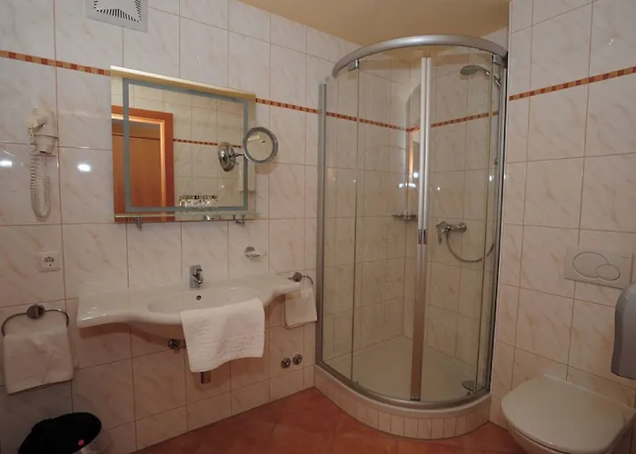 Kirchenwirt In Maria Schutz Schottwien