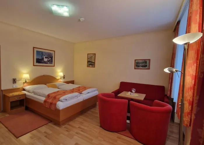 Kirchenwirt In Maria Schutz *